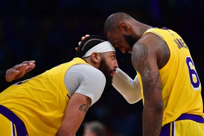 Los Angeles Lakers Forwards Lebron Speaks to AD